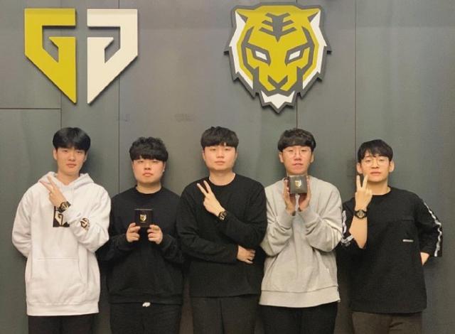 适应期与更 适应期与更