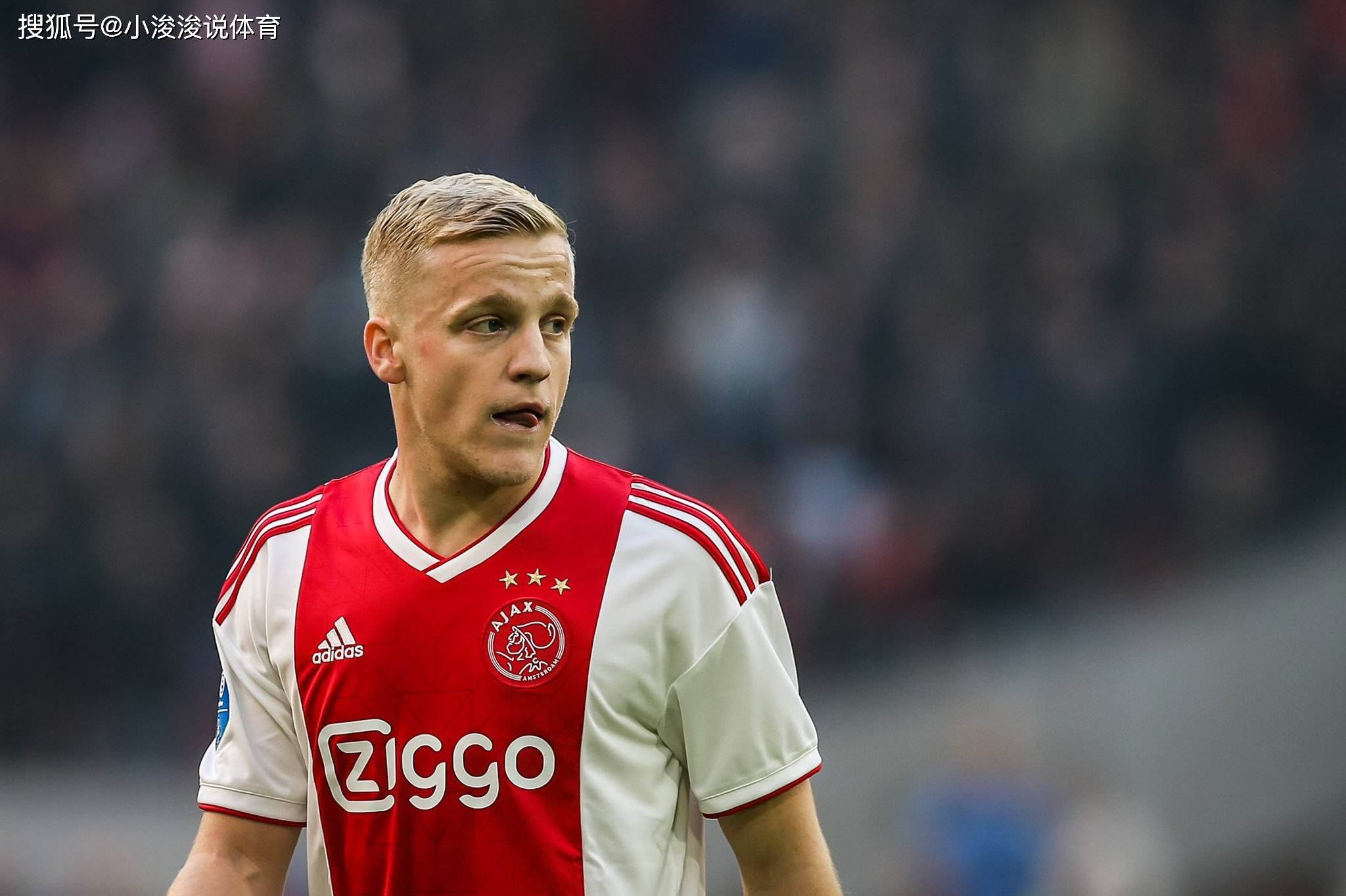 缩对手持球 缩对手持球